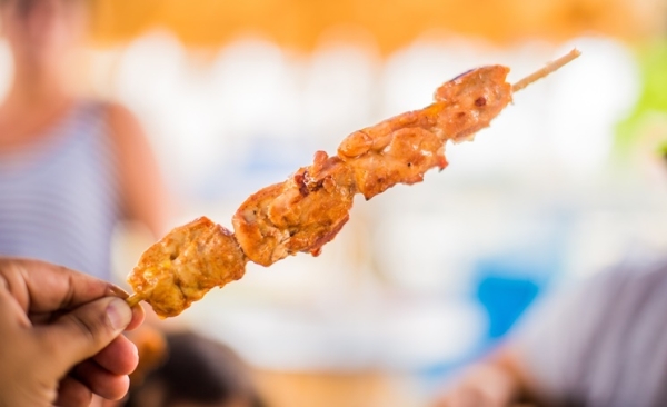 Как вкусно замариновать куриные бедра для шашлыка: советы и рецепты 