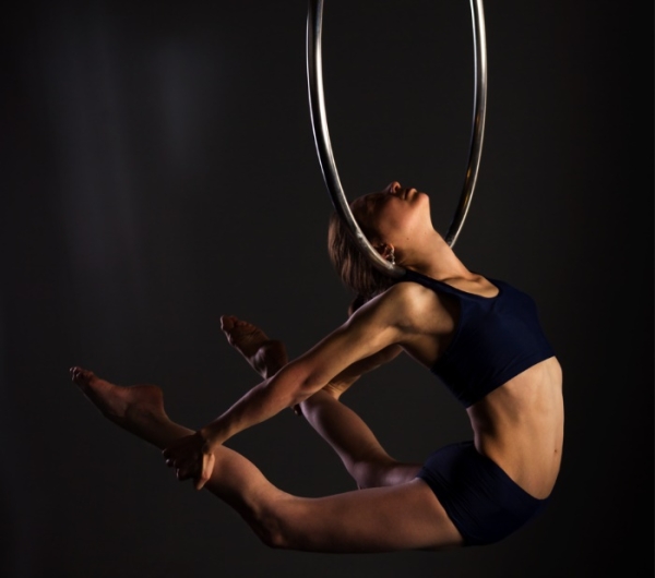 Воздушное кольцо (Aerial Hoop) для гимнастики. Элементы воздушной гимнастики
