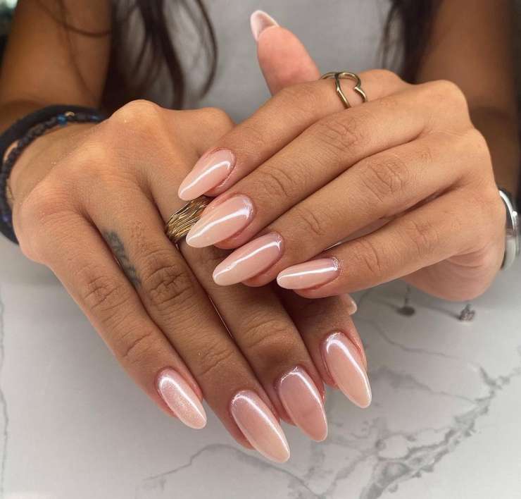 Ногти-«аура» и россыпь сердец: самый трендовый летний маникюр Ногти-«аура» и россыпь сердец: самый трендовый летний маникюр