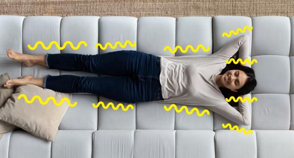 Упражнение «золотая рыбка» для позвоночника Упражнение «золотая рыбка» для позвоночника