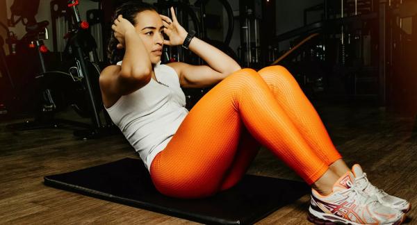 Утренняя зарядка для женщин после 40 (видео) Утренняя зарядка для женщин после 40 (видео)