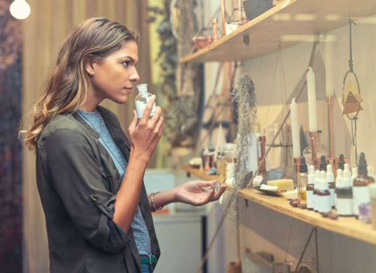 Духи: как правильно их выбирать и почему кофейные зерна нюхать нельзя Духи: как правильно их выбирать и почему кофейные зерна нюхать нельзя