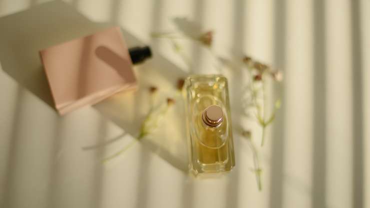 Духи: как правильно их выбирать и почему кофейные зерна нюхать нельзя Духи: как правильно их выбирать и почему кофейные зерна нюхать нельзя