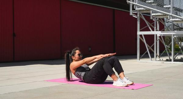 Упражнения на пресс в домашних условиях для женщин: видео Упражнения на пресс в домашних условиях для женщин: видео
