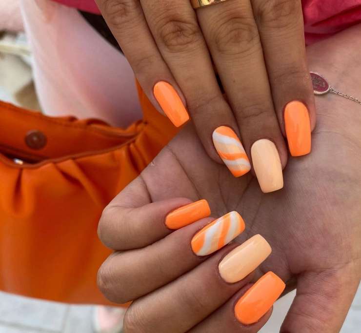 Трендовый нейл-дизайн на август — от арбузного до алого Трендовый нейл-дизайн на август — от арбузного до алого