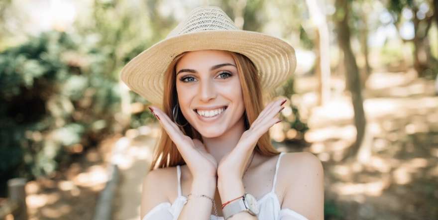 Ваши зубы вас старят: 3 причины, по которым улыбка выдает возраст Ваши зубы вас старят: 3 причины, по которым улыбка выдает возраст