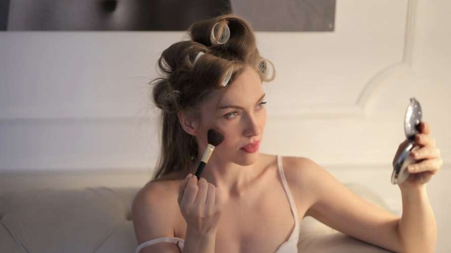 Тату-румяна: хитовый бьюти-тренд 2025 года Тату-румяна: хитовый бьюти-тренд 2025 года