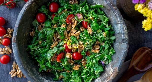 10 летних салатов для легкости и радости: рецепты с КБЖУ 10 летних салатов для легкости и радости: рецепты с КБЖУ