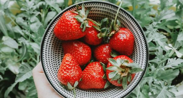 Польза клубники для здоровья и 12 рецептов для снижения веса с КБЖУ Польза клубники для здоровья и 12 рецептов для снижения веса с КБЖУ