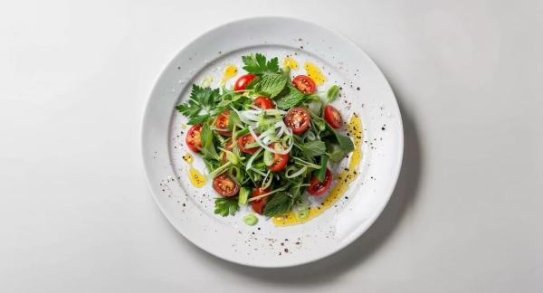 Здоровые салаты со всего мира: топ-10 рецептов для любителей фитнеса Здоровые салаты со всего мира: топ-10 рецептов для любителей фитнеса