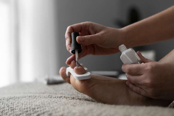 Педикюр: покрывать гелем, лаком или вообще ничем Педикюр: покрывать гелем, лаком или вообще ничем