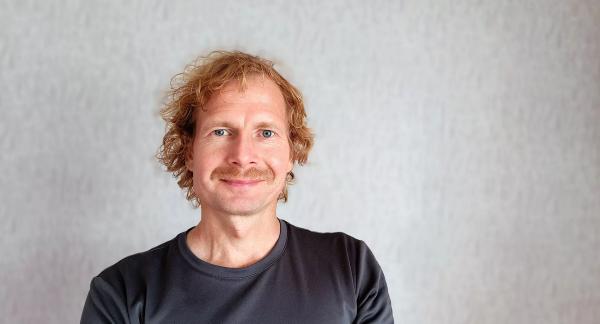 Фитнес дома: тренировка на проблемные места на полу (видео) Фитнес дома: тренировка на проблемные места на полу (видео)