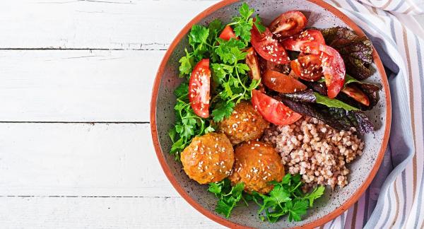 Как накачать бицепс: программа и видео упражнений Как накачать бицепс: программа и видео упражнений