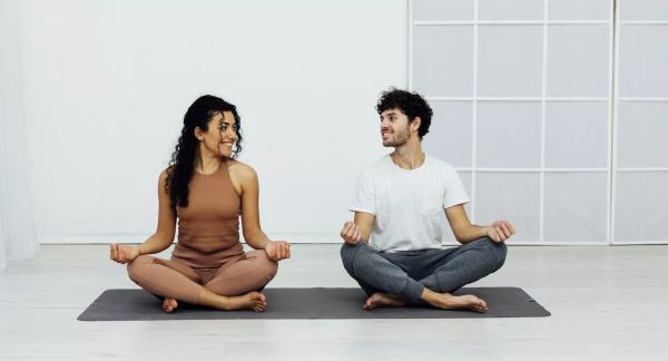 Поза лодки (Парипурна Навасана): в чем польза и техника выполнения Поза лодки (Парипурна Навасана): в чем польза и техника выполнения