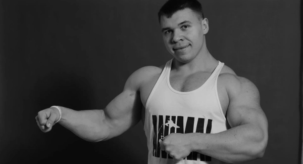 Только не двигаться: 10 изометрических упражнений, которые разовьют силу и укрепят мышцы (видео)